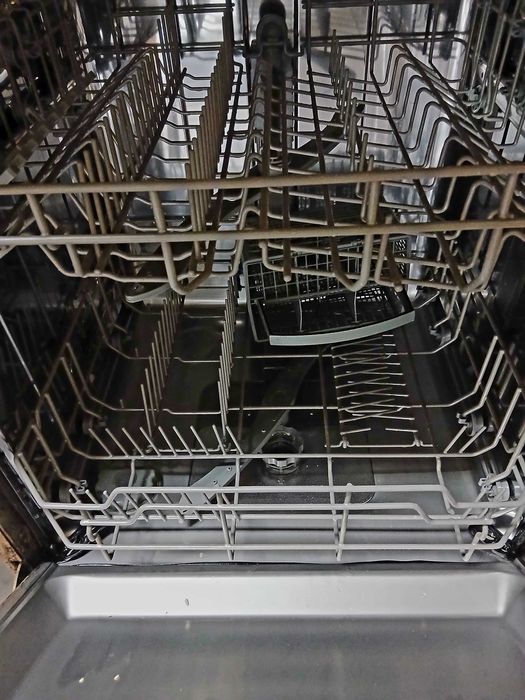 Máquina de lavar loiça para peças