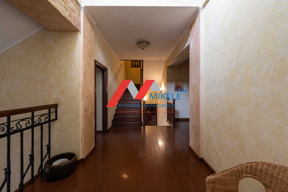 Без комісії Заміський маєток 685 м2 1 га Гостомель км від Києва