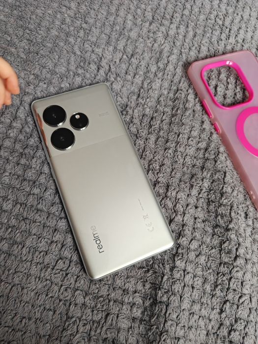 Realme GT 6 16/512 GB używany sprawny