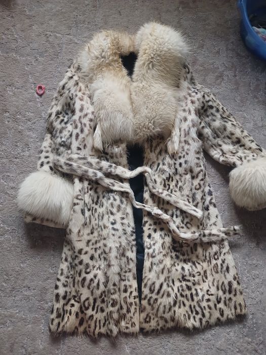 Продам шубу з натурального хутра