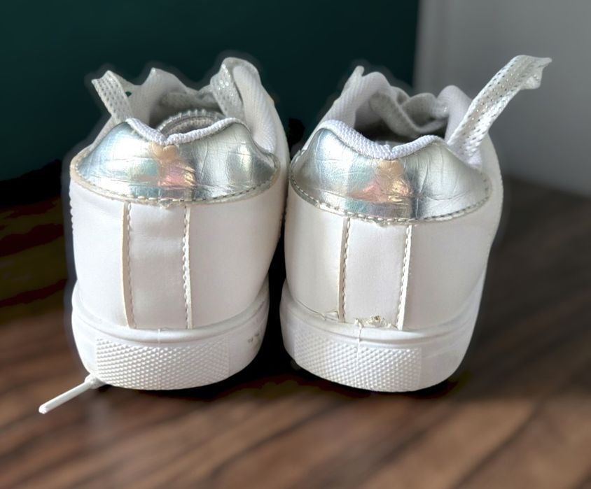 Dziecięce buty sportowe, sneakersy dla dziewczynki