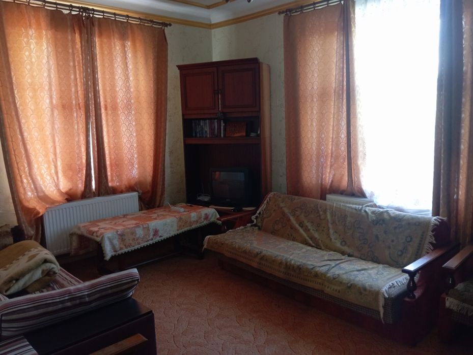 Продам 3-кімнатну квартиру в центрі