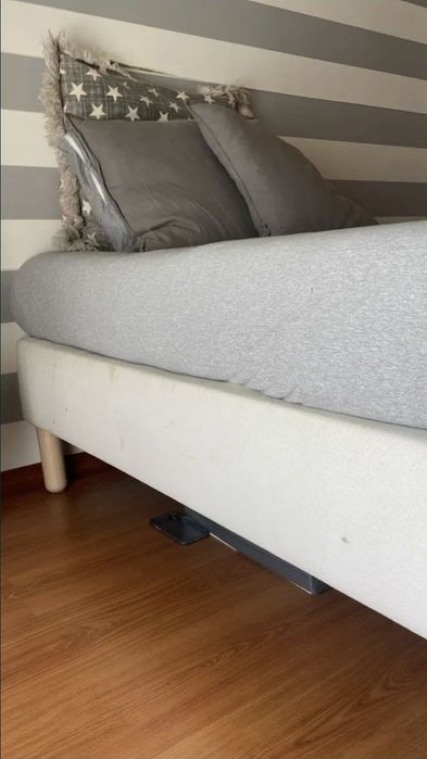 Cama (Sommier) com colchão