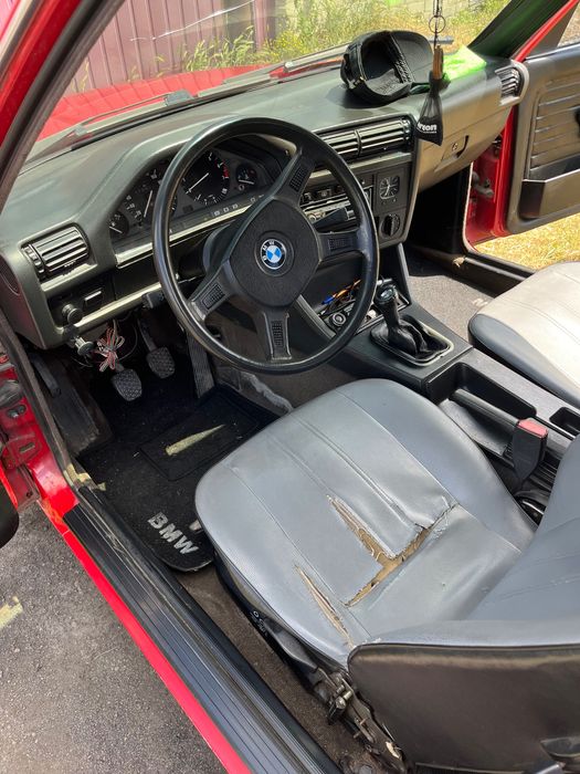 Продам BMW e30 316