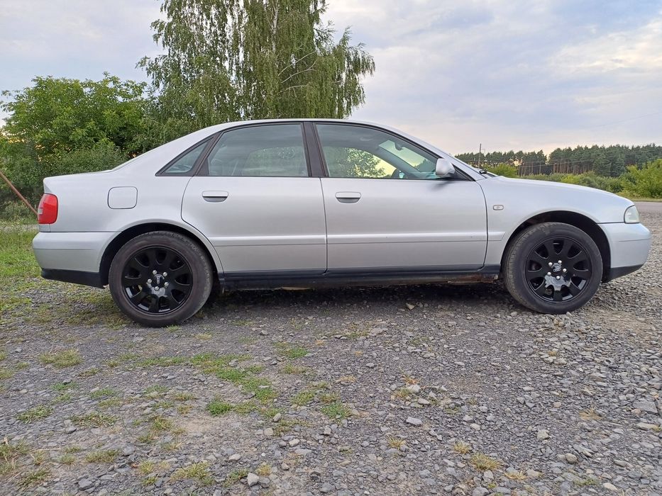 Audi a4 b5 2000р 1.6 газ бензин