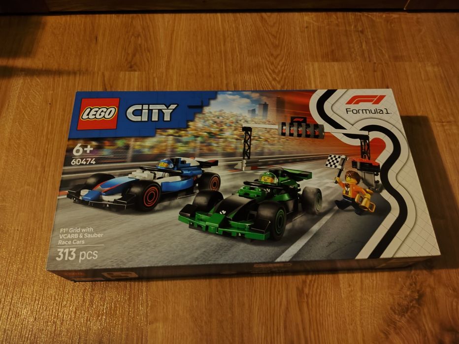 LEGO 60474 City - Padok F1 z bolidami VCARB i Sauber