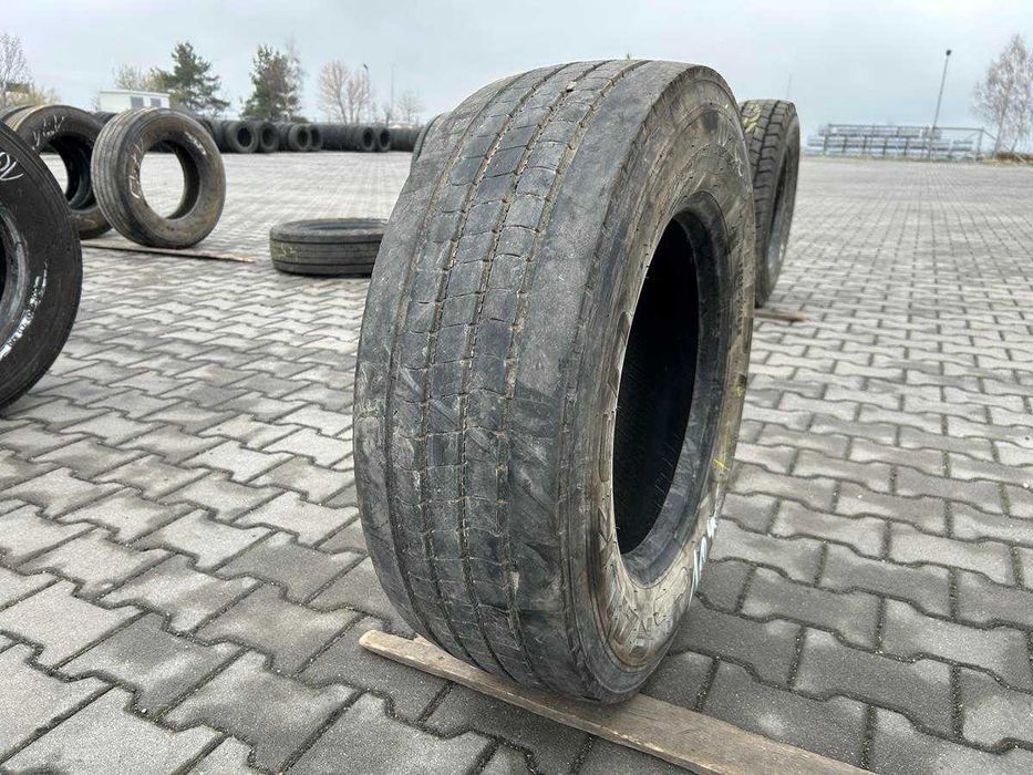 Opona używana ciężarowa przednia 245/70R17.5 FALKEN RI151 7-8mm