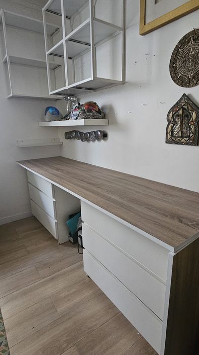 Cómodas ikea e secretária