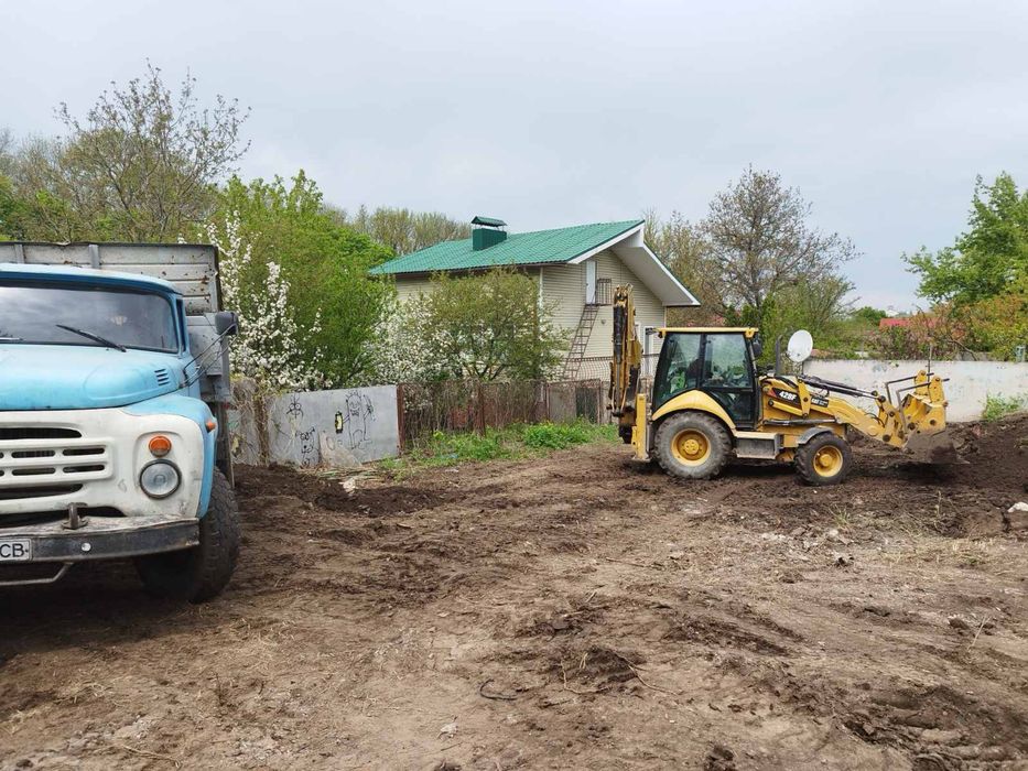 Продам чудову ділянку поруч з парком!