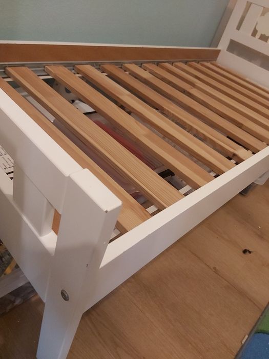Łóżko dziecięce Ikea Kritter z barierką i materacem