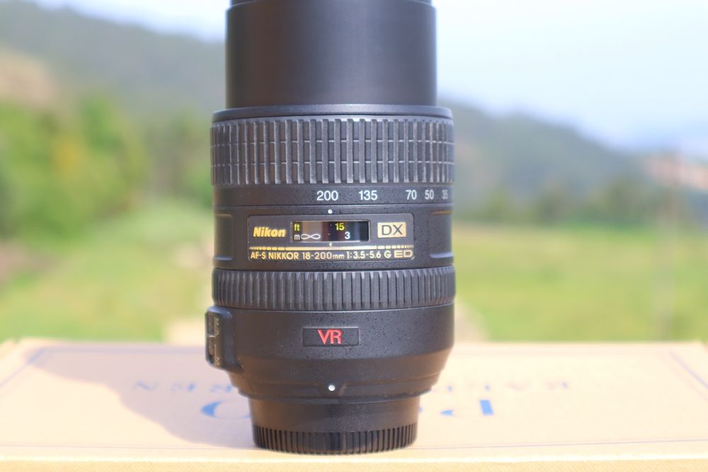 Nikon AF-S DX 18-200mm F/3.5-5.6 VR