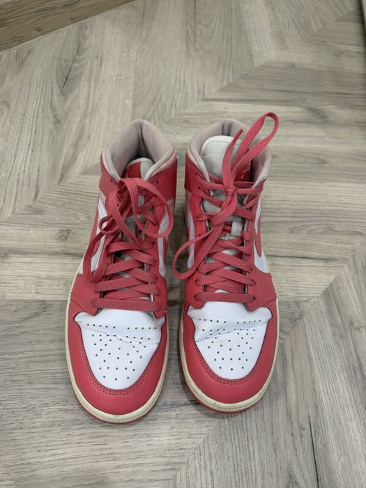 Оригінальні кросівки Air Jordan mid 1 рожеві 40 розмір