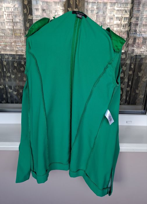 Зелёный нарядный женский пиджак жакет