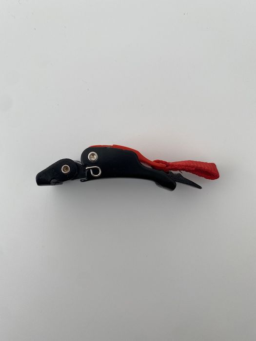 Fivela para capacete