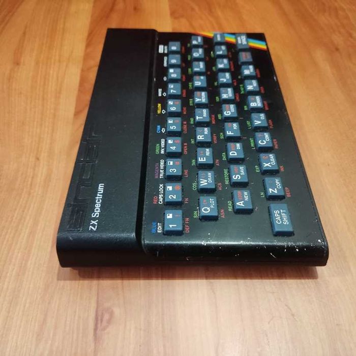 Sinclair ZX Spectrum 48K sem cabos nem transformador