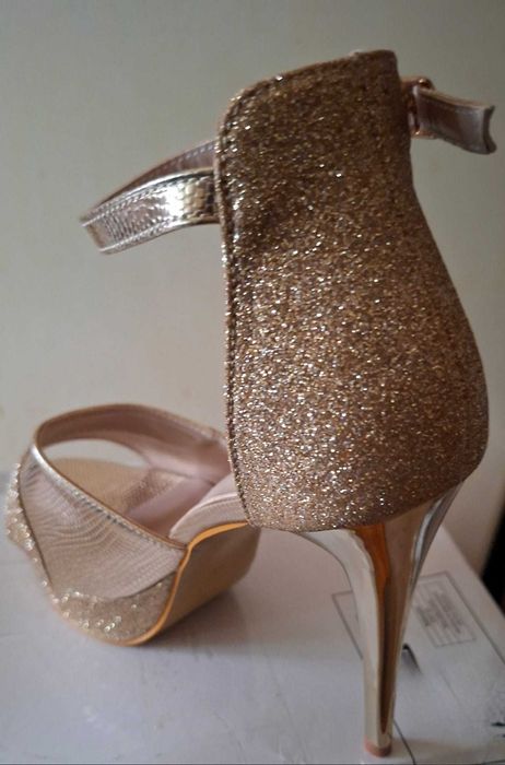 Sapatos de Mulher Dourados