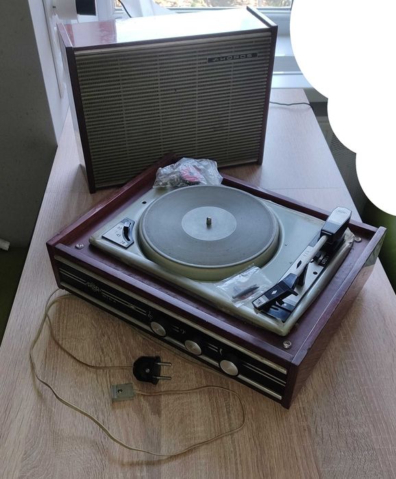 виниловый проигрыватель Riga