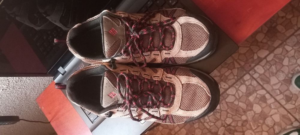 Tenis colombia N43 impecavel