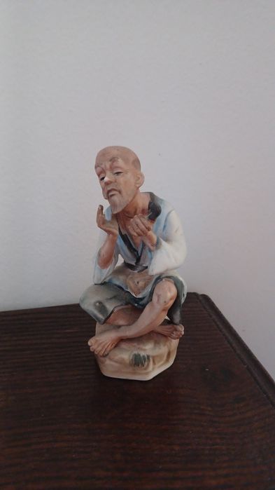 Figura chinesa em bisque