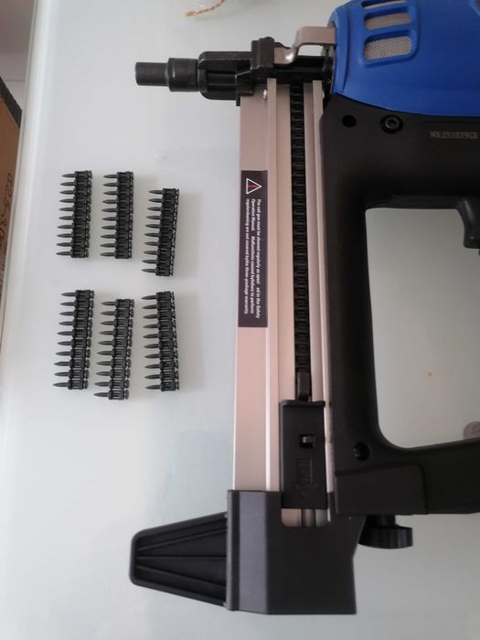 Maquina de pregar automática