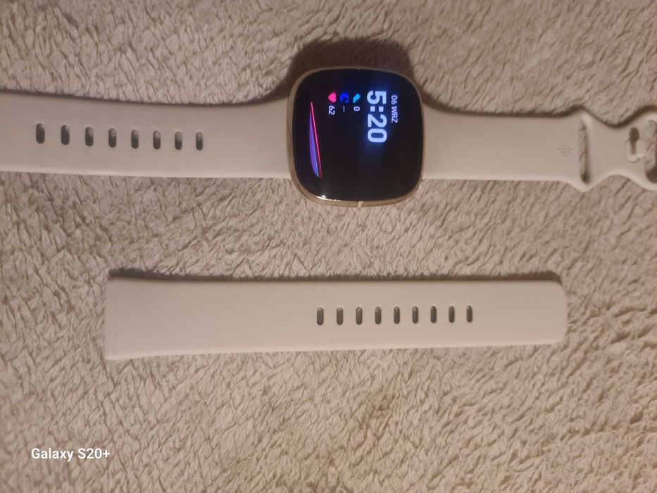 Zegarek smartwatch Fitbit Sense.