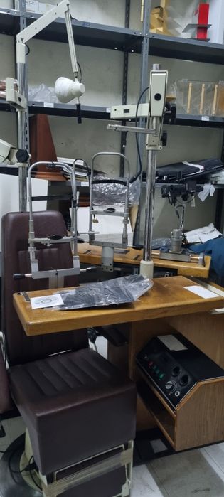 Aparelhos e colunas de consultórios optica