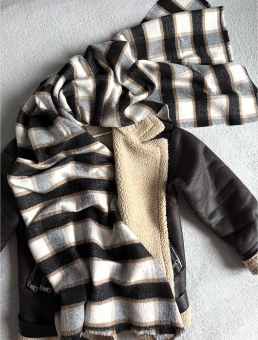 Великий об'ємний шарф у клітинку, смужку