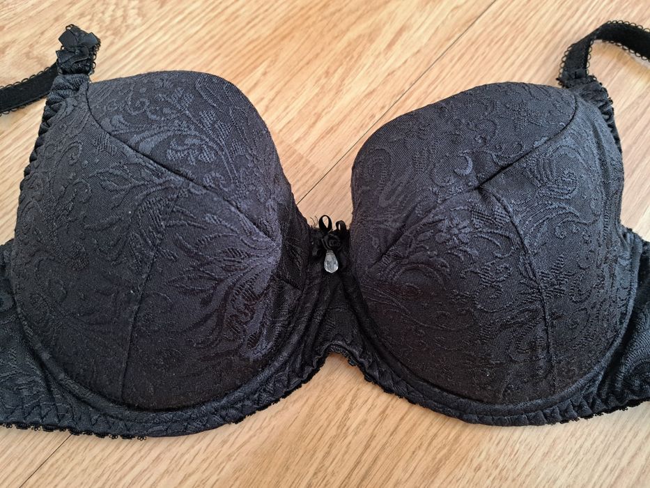 Biustonosze AVA 70E w bdb stanie