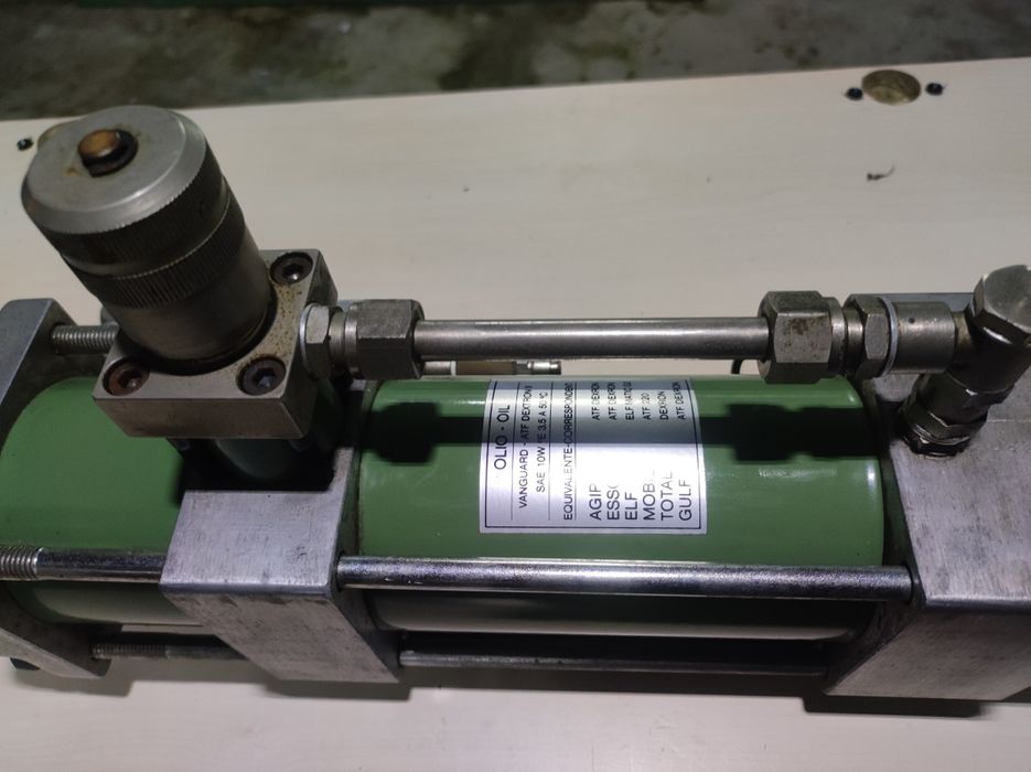 Actuador hidropneumático