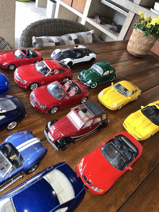 Lote miniaturas carros 1/18