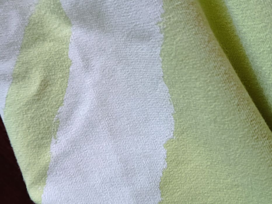 Seledynowa bluza a' La kopnieta
