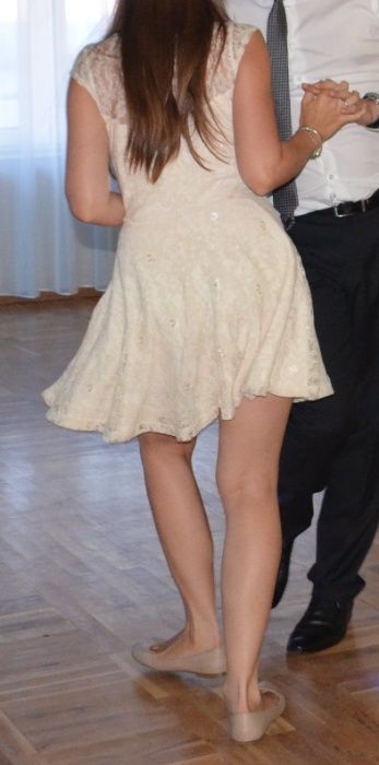 Krótka sukienka koronkowa, na wesele, chrzest, komunie, r.S/M