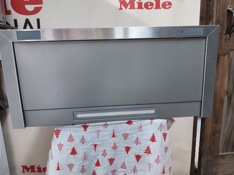 Витяжка Miele DAS2620