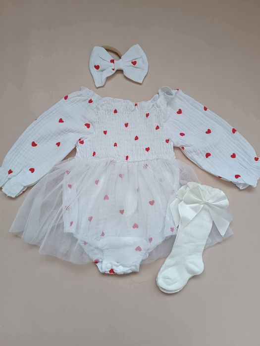 Святкова муслінова боді сукня з сердечками ,80р