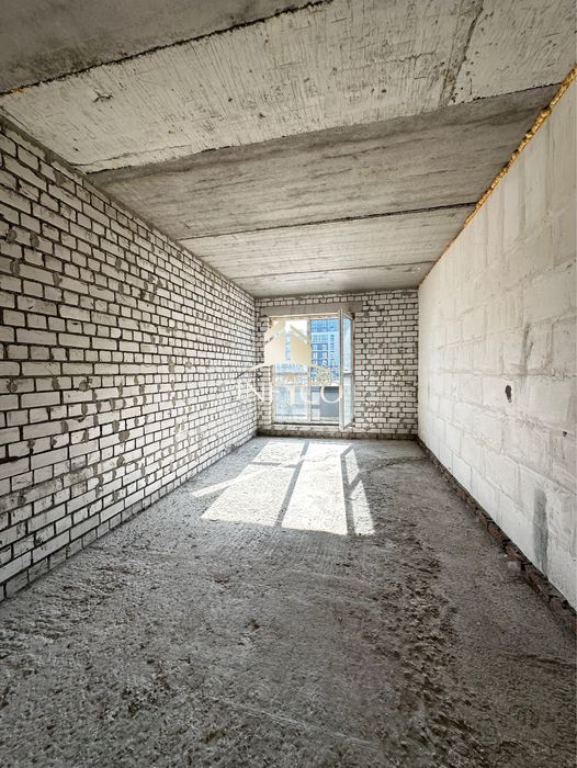Продаж 2к в новобудові на березі Дніпра з власною терасою