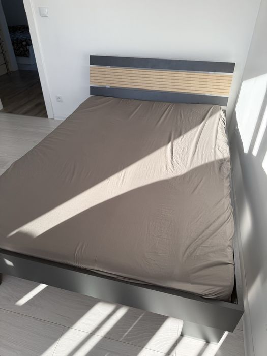 Łóżko z materacem 140×200