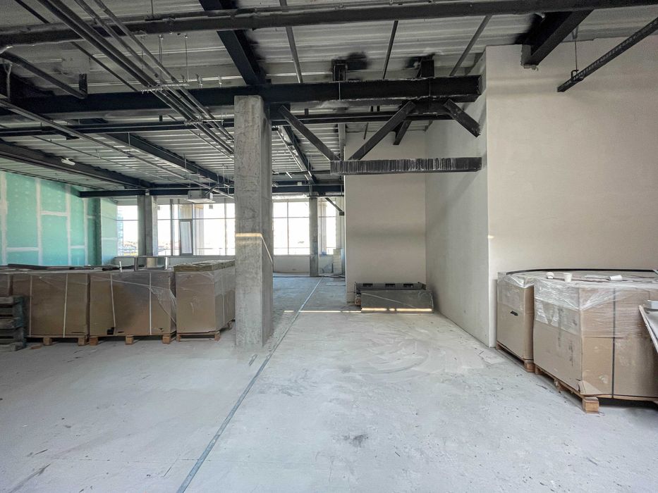 Оренда офісу 367 м2, 10 $/м2, ТРЦ ВІКТОРІЯ ГАРДЕНС