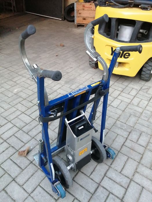 Schodołaz. AAT Cargo master A 350