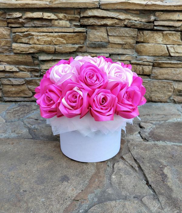 Букети троянд з атласної стічки