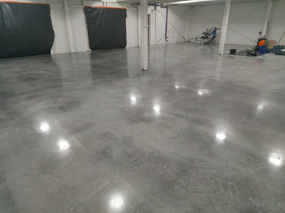 Polerowanie betonu, szlifowanie,  renowacja posadzek przemysłowych