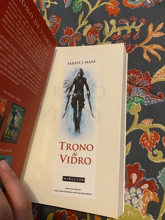 Livro Trono de Vidro Sarah J Maas