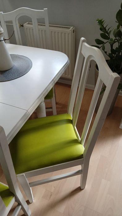 Stół z krzesłami sprzedam