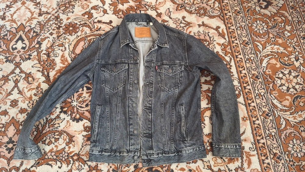 Levi's джинсовая куртка. М. Черная