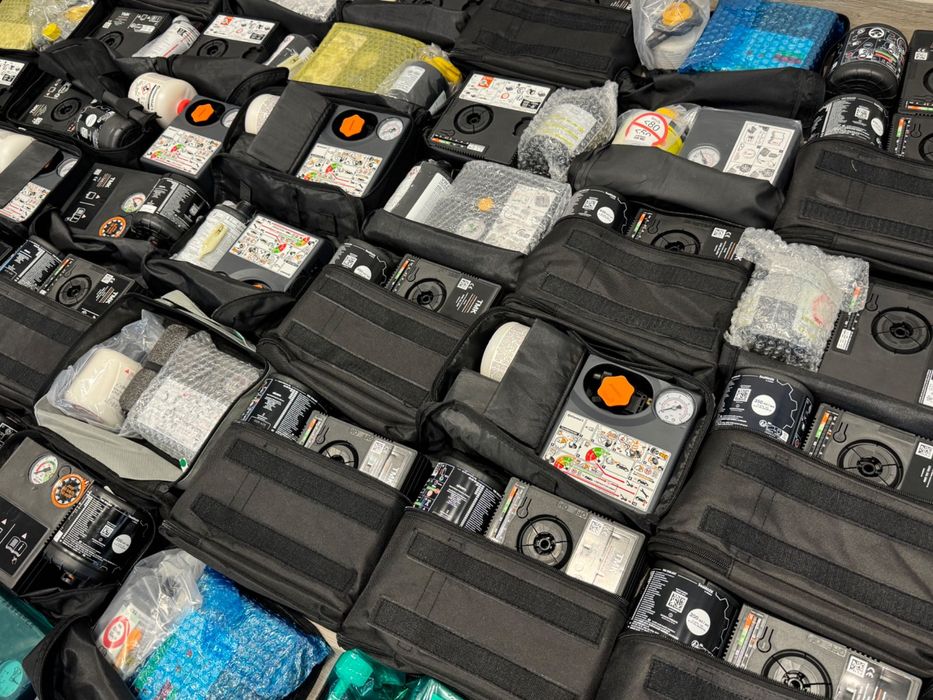 Автомобільний компресор з герметиком та сумкою | Ремкомплект для шин