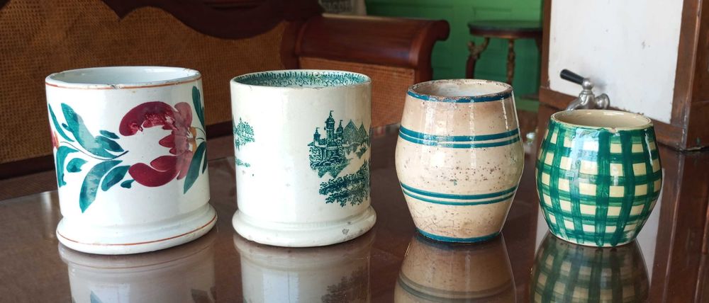 Antigas canecas em faiança Portuguesa