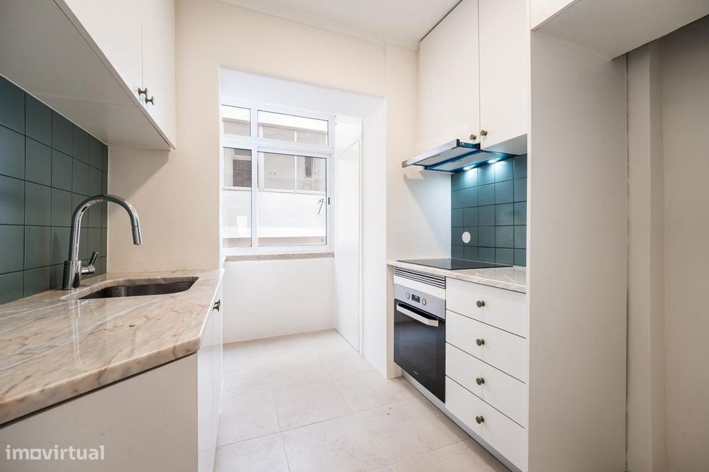 Apartamento T2 com cozinha equipada em Lisboa