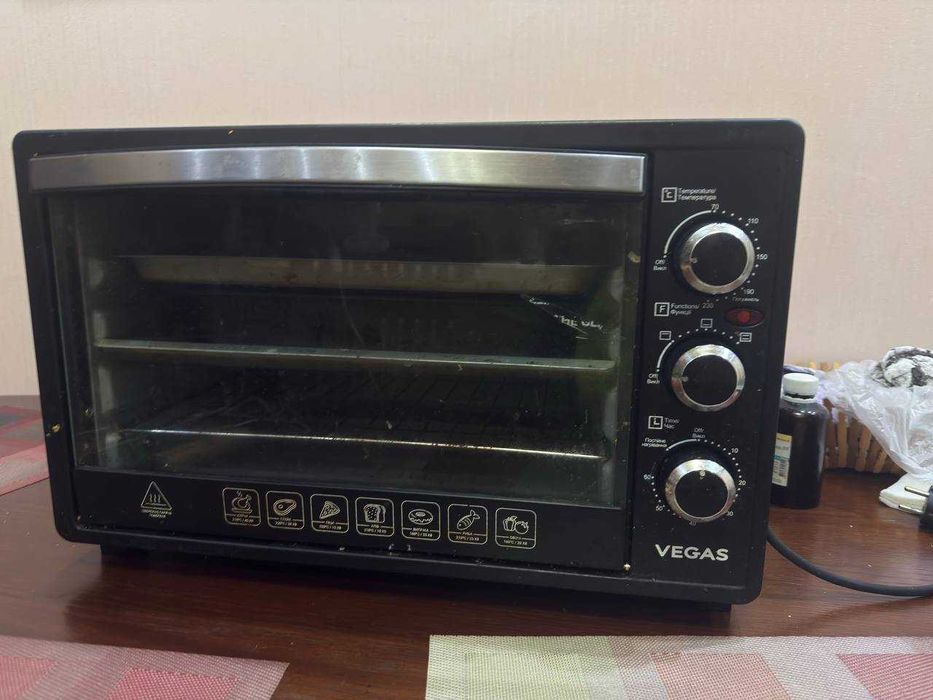 Піч електрична Vegas VEO-1138BL