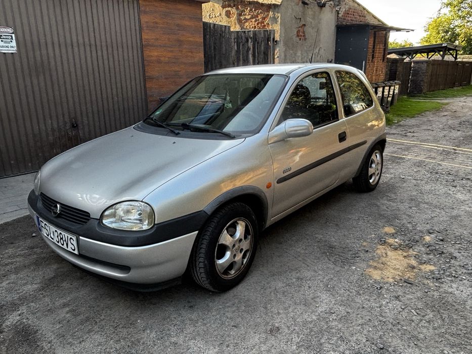 Opel Corsa 1,2l . 2000r