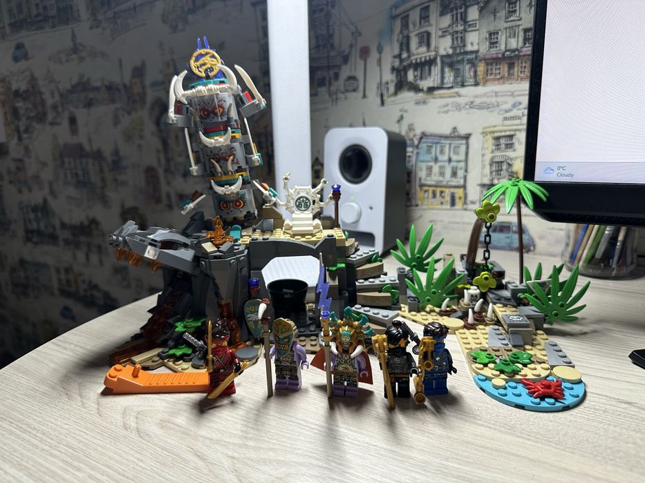 Блоковий конструктор LEGO Ninjago Село хранителей (71747)