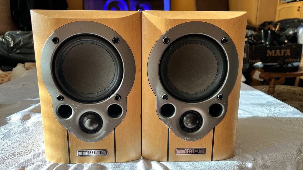 Monitory studyjne Mission M30i